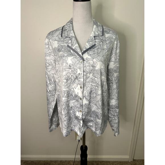 Nordstrom Rack Women's Gray/White Floral Satin Button Up Sleep Shirt M NWOT - Picture 1 of 8